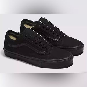 VANS OLD SKOOL CANVAS SHOE Color Black 🖤🖤🖤 Size 9 (womens)